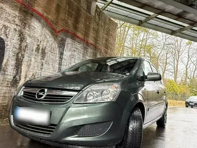Gebraucht Opel Zafira Family 116 PS (85 kW) 2010 Grün Van / Kleinbus