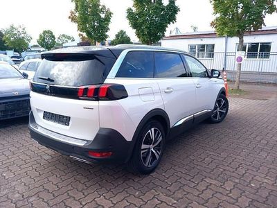 Weiß perlglanz metallic weiß perlglanz metallic Gebraucht 2019 Peugeot 5008 Allure Van / Kleinbus | 25.560 € (Teuer)