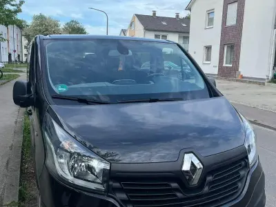Gebraucht Renault Trafic 121 PS (88 kW) 2019 Schwarz Van / Kleinbus