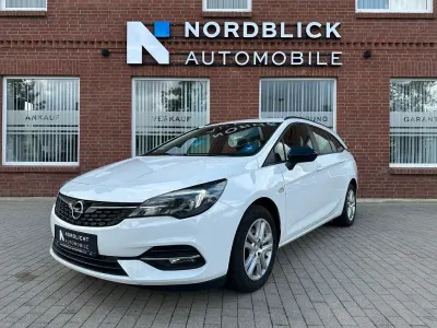 Używany Opel Astra 122 KM (89 kW) 2022 Biały Hatchback