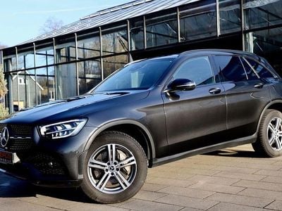 Używany Mercedes GLC300e AMG 320 KM (235 kW) 2021 Szary SUV