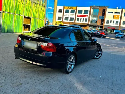 Gebraucht BMW 318 120 PS (88 kW) 2006 Blau Limousine