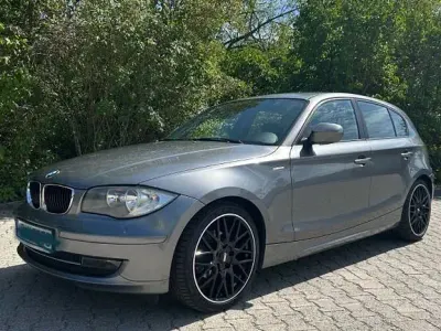 Gebraucht BMW 116 122 PS (89 kW) 2011 Grau Kleinwagen