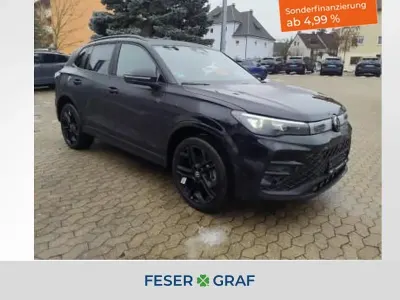 Używany VW Tiguan R-line 193 KM (141 kW) 2024 Czarny SUV