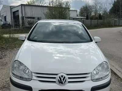 Usata VW Golf IV Trendline 102 CV (75 kW) 2005 Bianco Utilitaria