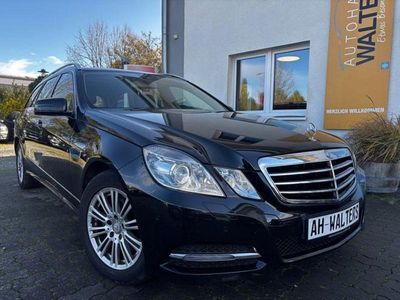 Obsidianschwarz (metallic) Gebraucht 2013 Mercedes E220 Avantgarde Kombi | 16.885 € (Teuer)