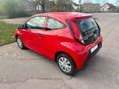 Gebraucht Toyota Aygo 72 PS (52 kW) 2019 Rot Kleinwagen