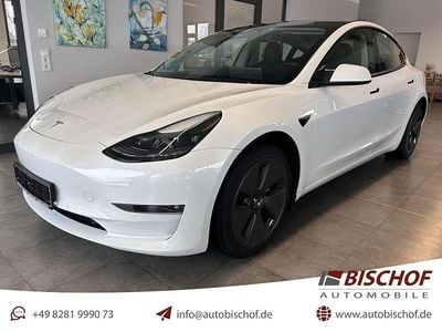 Weiß Gebraucht 2022 Tesla Model 3 Limousine | 28.850 € (Fairer Preis)