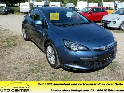 Gebraucht Opel Astra GTC 140 PS (102 kW) 2013 Blau Limousine