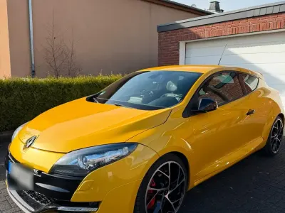 Gebraucht Renault Mégane Coupé R.S. 265 PS (194 kW) 2013 Gelb Coupé