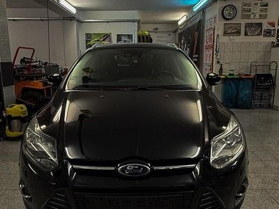 Usata Ford Focus 140 CV (102 kW) 2014 Nero Station wagon