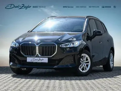 Gebraucht BMW 220 Active Tourer Sport Line 170 PS (125 kW) 2025 Saphirschwarzmetallic Van / Kleinbus