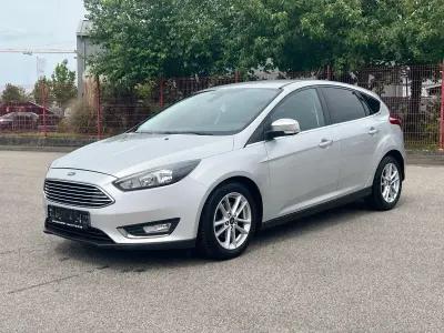 Gebraucht Ford Focus Titanium 125 PS (91 kW) 2017 Silber Limousine