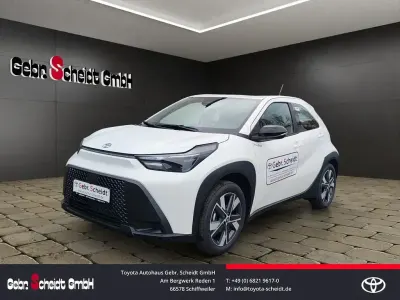 Neu Toyota Aygo X Active 116 PS (85 kW) 2026 Super white 2 SUV