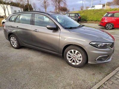 gebraucht Fiat Tipo Kombi MY18 1.4 T-Jet Lounge AHK-Navi-SHZ-Kamera