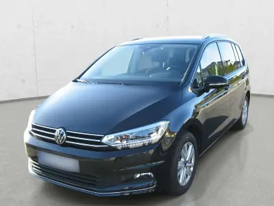 Gebraucht VW Touran Move 150 PS (110 kW) 2023 Deep black perleffekt Van / Kleinbus