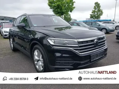 Gebraucht VW Touareg 231 PS (169 kW) 2021 Deep black perleffekt SUV