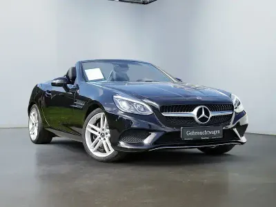 Gebraucht Mercedes SLC180 AMG 156 PS (114 kW) 2018 Schwarzlack obsidianschwarz (metallic) Cabrio