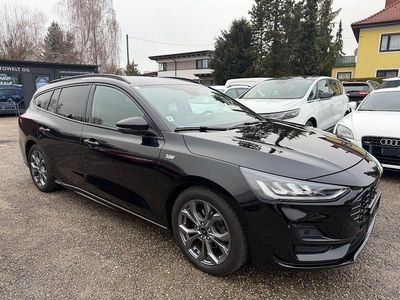 Schwarz Gebraucht 2023 Ford Focus ST-Line Limousine | 15.498 € (Guter Preis)