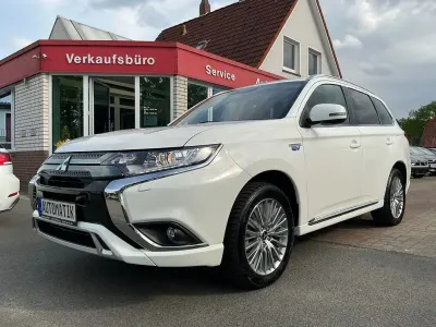 Gebraucht Mitsubishi Outlander P-HEV Basis 135 PS (99 kW) 2021 Weiß SUV