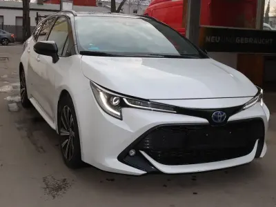 Gebraucht Toyota Corolla Hybrid Basis 98 PS (72 kW) 2022 Schwarz Limousine