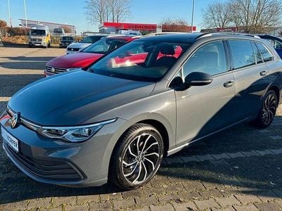 Grau Gebraucht 2022 VW Golf VIII Life Kombi | 21.919 € (Fairer Preis)