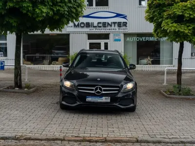 Używany Mercedes C220 170 KM (125 kW) 2017 Czarny Kombi