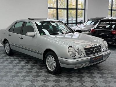 Gebraucht Mercedes E230 Elegance 150 PS (110 kW) 1997 Silber Limousine
