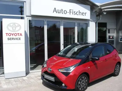 Gebraucht Toyota Aygo X-clusiv 72 PS (52 kW) 2020 Karminarot Kleinwagen