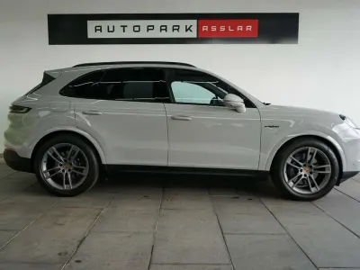 Occasion Porsche Cayenne 470 PK (345 kW) 2024 Grijs SUV