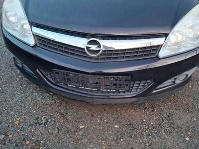 Second-hand Opel Astra Cabriolet Edition 116 CP (85 kW) 2008 Negru Cabrio