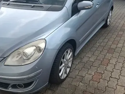 Gebraucht Mercedes B200 136 PS (100 kW) 2006 Blau Van / Kleinbus