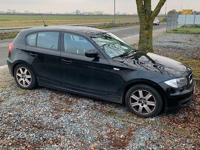 Gebraucht BMW 118 143 PS (105 kW) 2010 Schwarz Kleinwagen