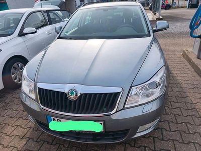 Gebraucht Skoda Octavia Family 160 PS (117 kW) 2011 Grau Kombi