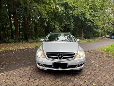 Mercedes R320