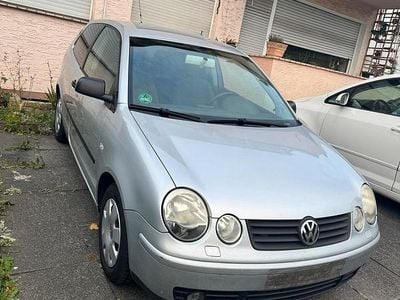 Second-hand VW Polo 68 CP (50 kW) 2003 Argintiu Hatchback