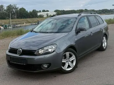Gebraucht VW Golf VII Match 140 PS (102 kW) 2013 Platinum grey metallic Kombi