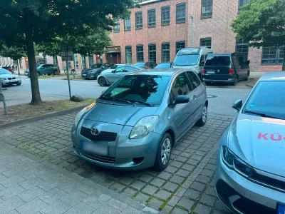 Gebraucht Toyota Yaris Eco 70 PS (51 kW) 2009 Silber Kleinwagen