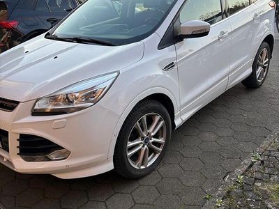 Gebraucht Ford Kuga 150 PS (110 kW) 2016 Weiß SUV