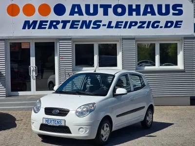 Second-hand Kia Picanto Vision 63 CP (46 kW) 2010 Alb Hatchback