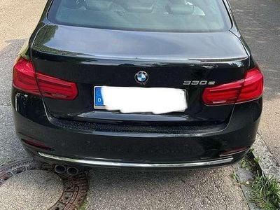 BMW 330e