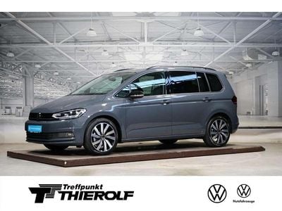 Delfingrau metallic Gebraucht 2025 VW Touran Highline Van / Kleinbus | 39.880 € (Etwas zu teuer)