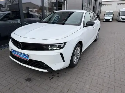 Usata Opel Astra Elegance 131 CV (96 kW) 2024 Bianco Utilitaria