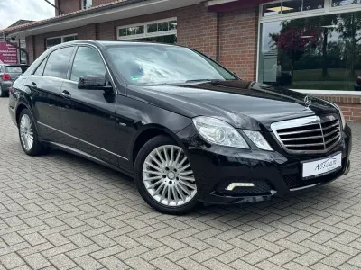 Gebraucht Mercedes E250 Avantgarde 204 PS (150 kW) 2010 Schwarz Limousine