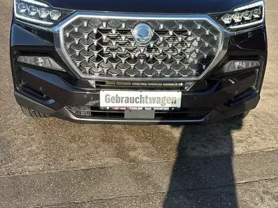 Gebraucht SsangYong Rexton Sapphire 203 PS (149 kW) 2022 Schwarz SUV