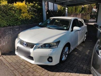 Lexus CT200h