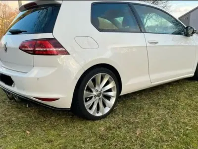 Gebraucht VW Golf VII 122 PS (89 kW) 2014 Weiß Limousine