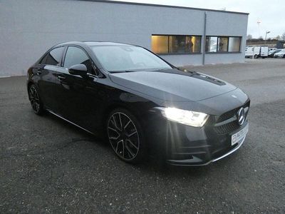 Schwarz Gebraucht 2020 Mercedes A180 AMG line Limousine | 21.500 € (Fairer Preis)