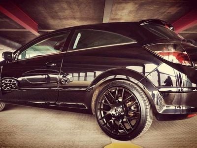 Usata Opel Astra GTC 90 CV (66 kW) 2009 Nero Coupé
