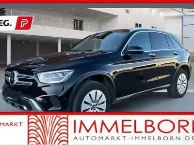 Używany Mercedes GLC300e 306 KM (225 kW) 2022 Czarny SUV